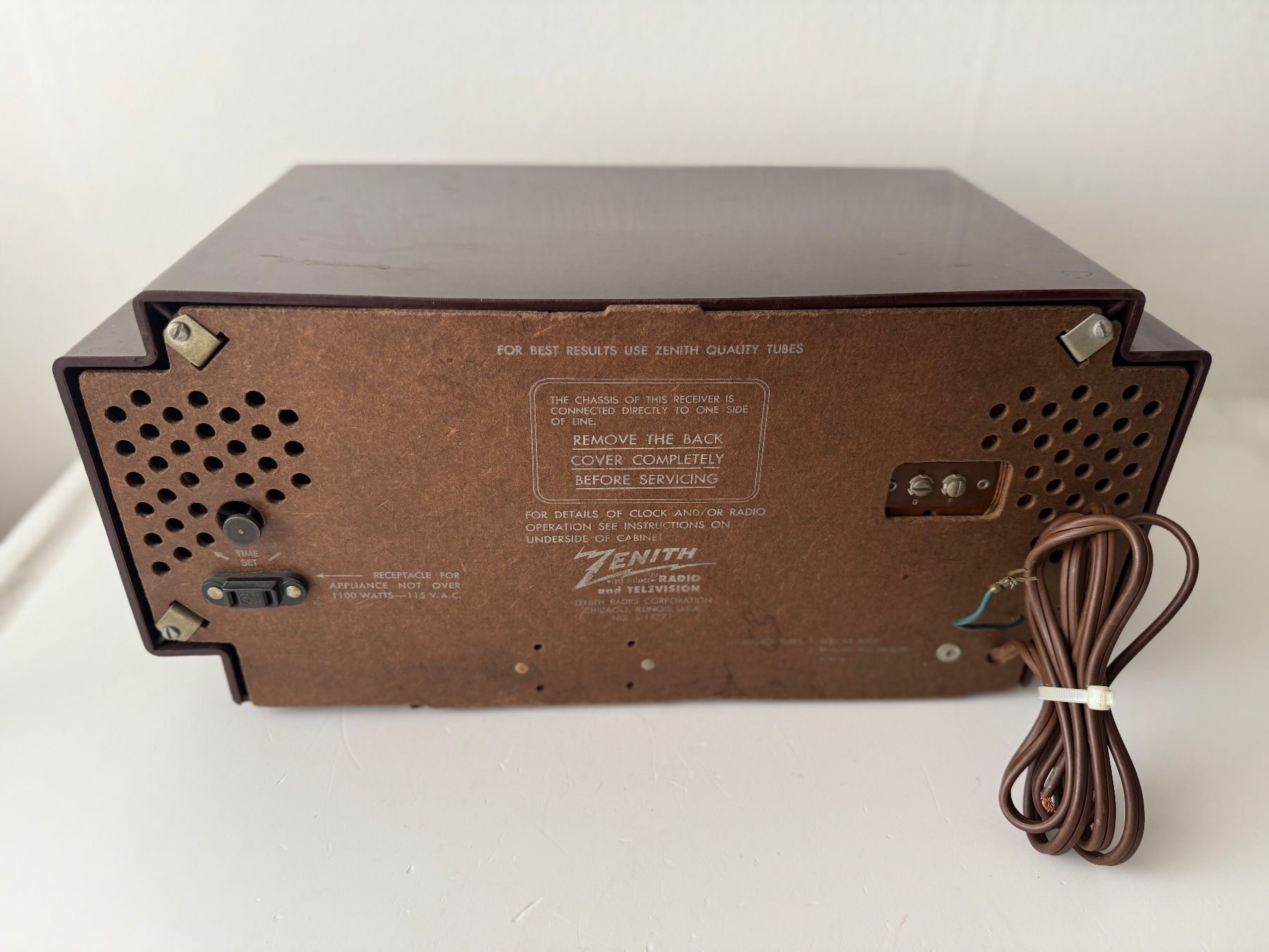 Radio: Antikes Zenith Radio J733 – Usato da Zwingen venduto da moje1 5