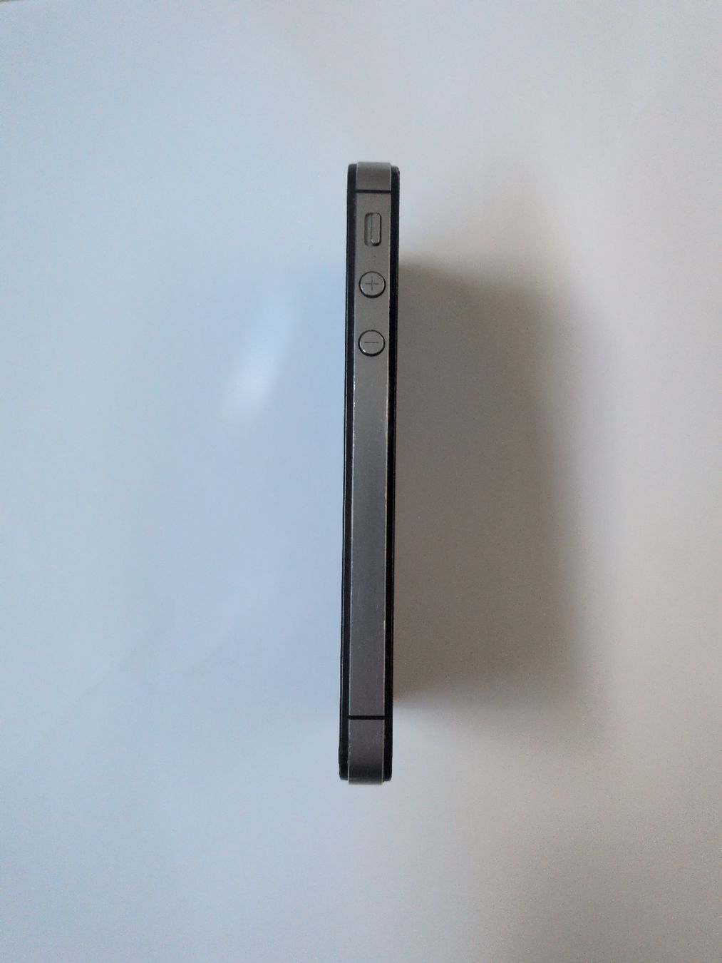 Apple Handys / Smartphones: iPhone 4s Black Used Screen Cracked – Gebraucht aus Zürich von vitibaba 4