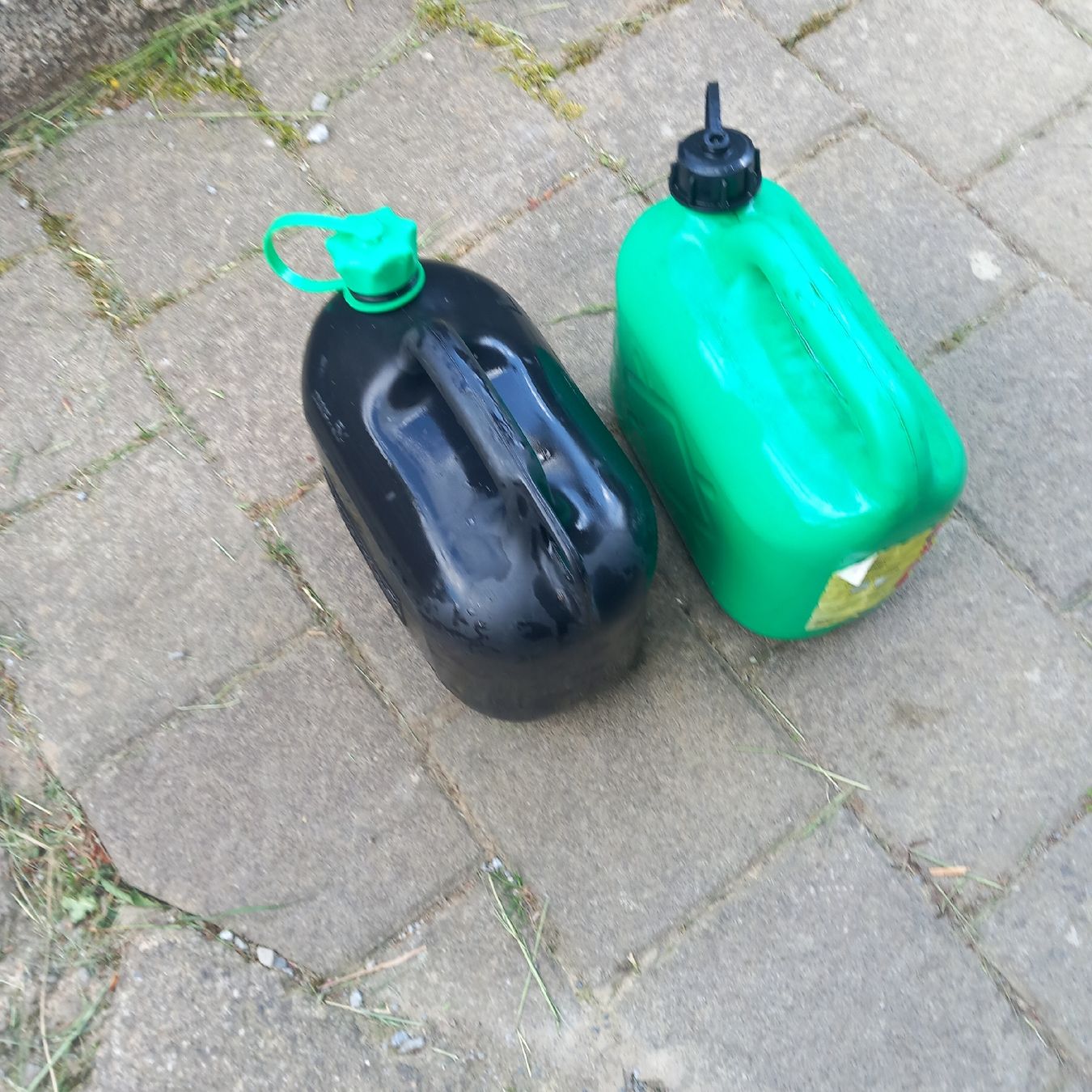Taniche per benzina:  Benzinkanister 2 Stück – Usato da Ebnat-Kappel venduto da blazzi 1