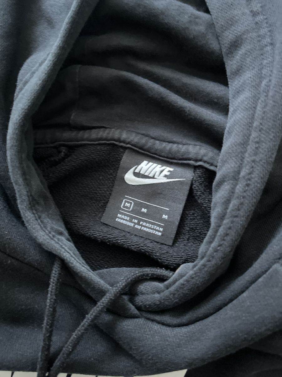 Nike Maglioni & Felpe: Schwarzer Nike Hoodie – Usato da Muhen venduto da cor_6fyh 1