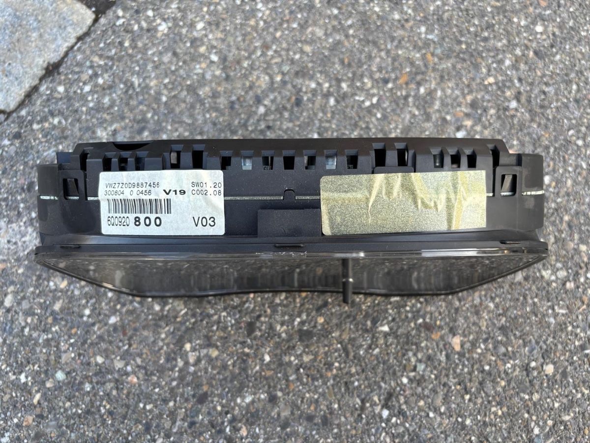 Volkswagen Alle Autoersatzteile: VW Polo jg 2005 1.4l, Tacho – Gebraucht aus Mörschwil von ers_k5cc 1