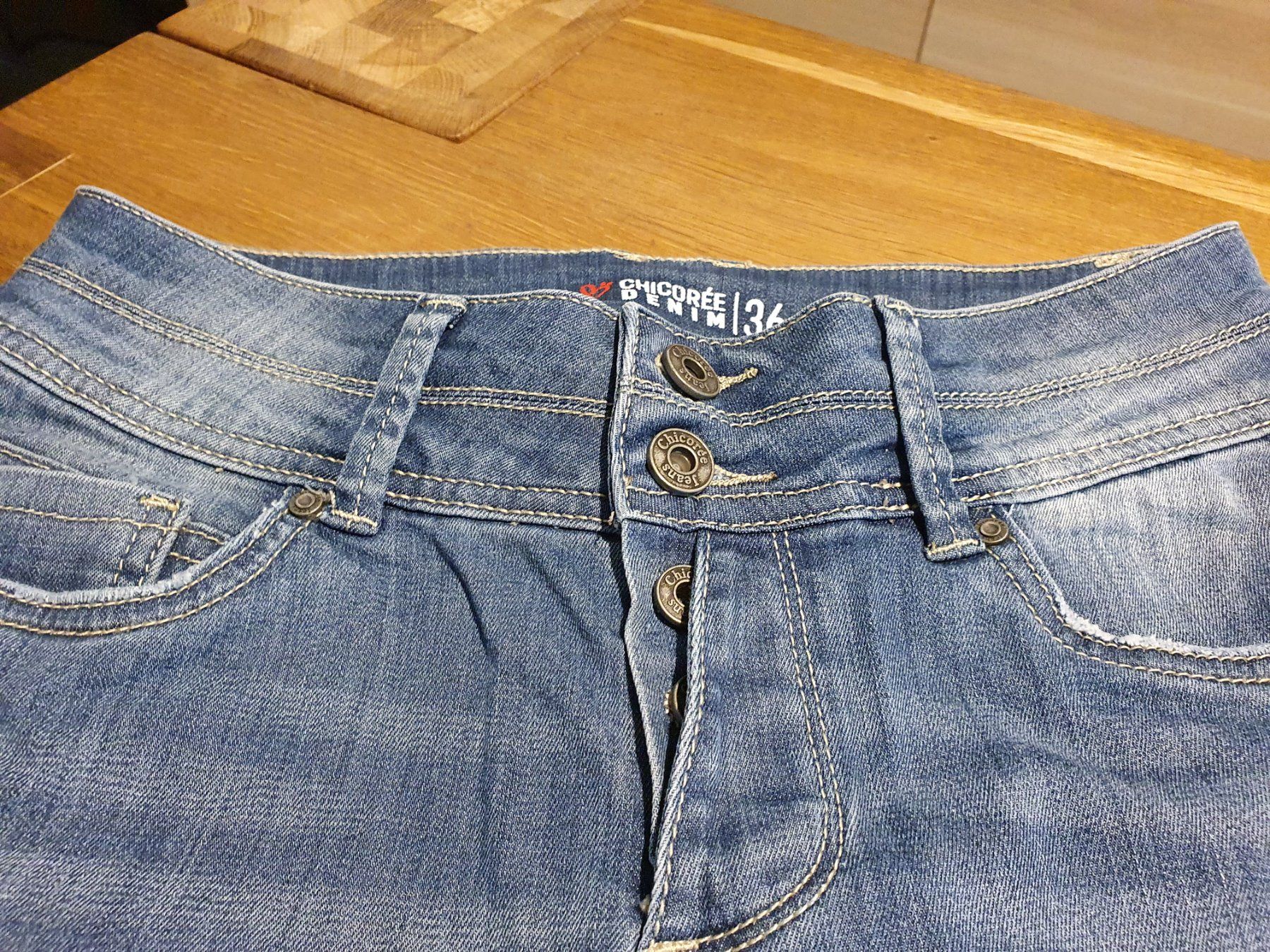 Jeans: neu: Jeanshose Gr. 36 mit 2% Elasthan – Nuovo (secondo la descrizione) da Urtenen-Schönbühl venduto da Chaeppeler 1