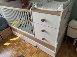 Cilek Babybett Cara mit abnehmbaren Kommoden& Schublade weis