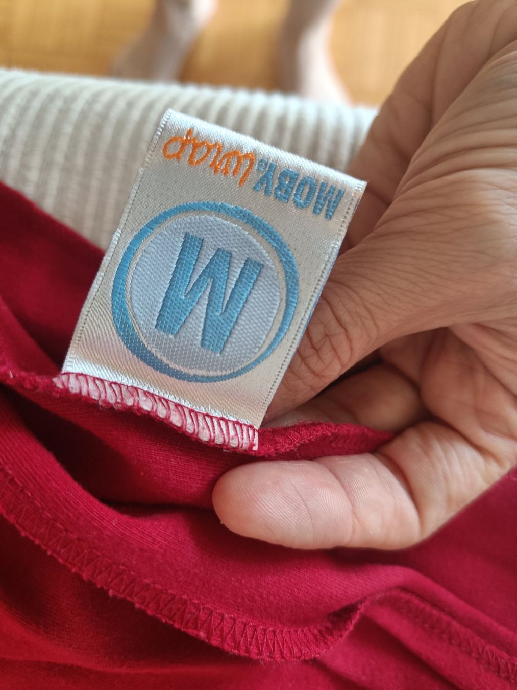 Moby Wrap Porte-bébés ventraux & dorsaux: Moby Wrap in rot – D'occasion à Zürich par atau 1