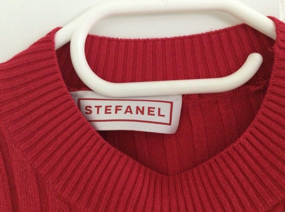 Stefanel Top: Stefanel Top, Rot, Gr. M, Ärmellos Strick – Usato da Langenthal venduto da vik_v5ml 1