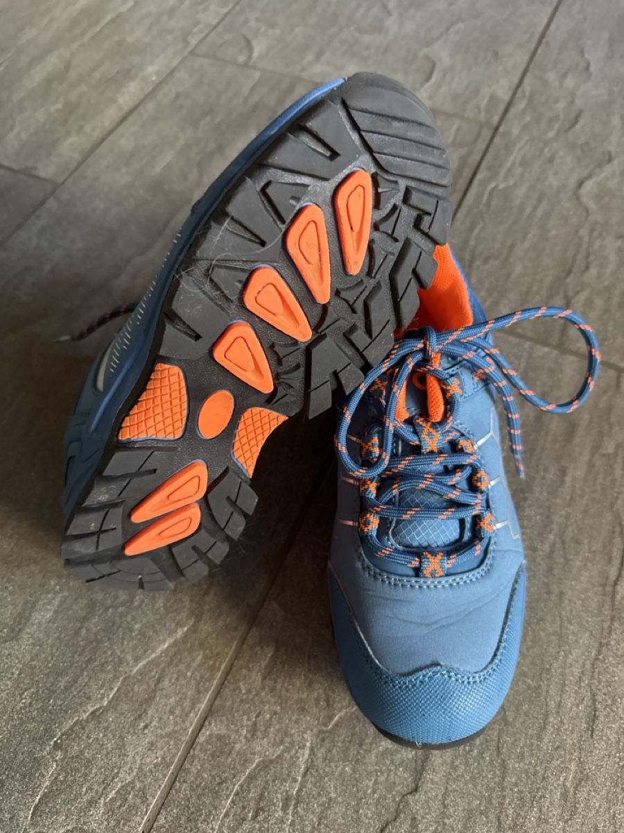 Herrenschuhe: Neuwertige Trekkingschuhe Gr. 35 – Neu (gemäss Beschreibung) aus Frauenkappelen von leola1973 1