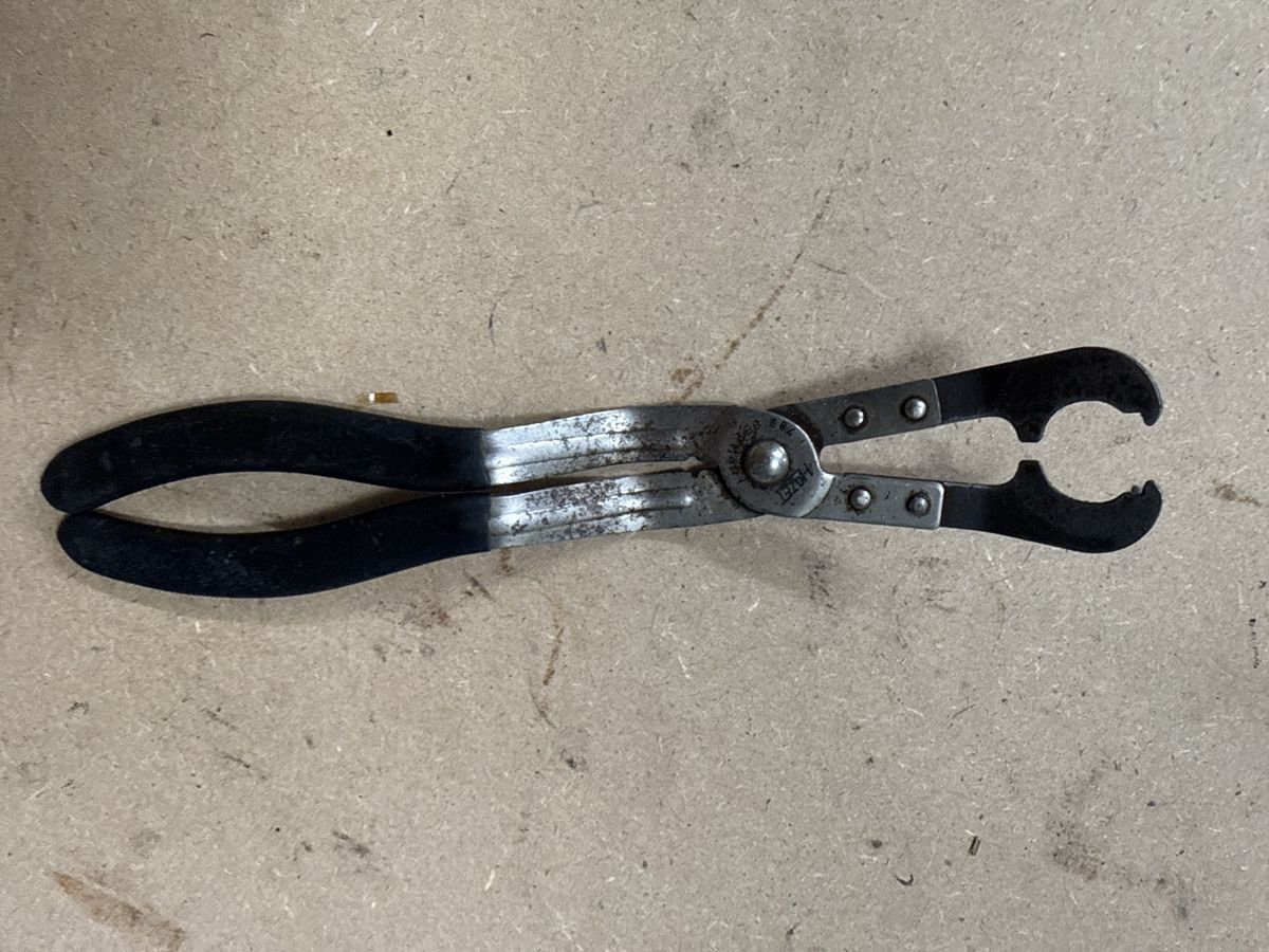 Tous les outils: Ventilschaftdichtring-Zange – D'occasion à Meienberg par sony252
