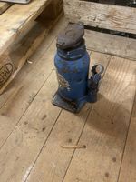 Hydraulischer Wagenheber blau gebrauchter Zustand