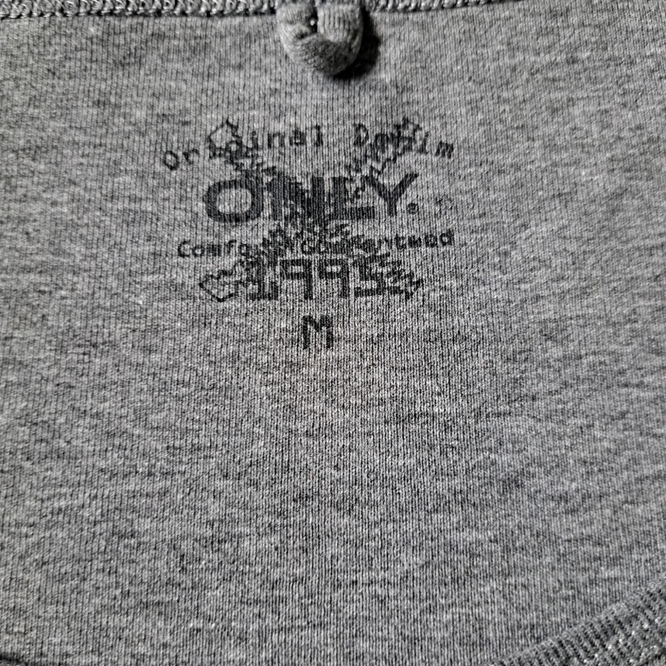 Only T-shirt: Schickes Langarmshirt von ONLY, Gr. M, Grau – Usato da Kriegstetten venduto da Jakasi 2