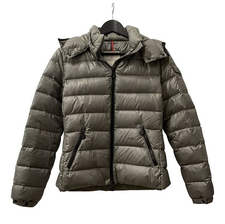 Vestes: Moncler Jacke Gr 1 grau – D'occasion à Wallisellen par MaraG91
