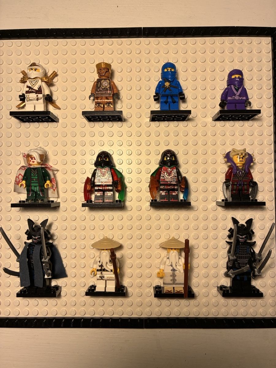 Lego Jouets: LEGO Ninjago Minifiguren  – D'occasion à Lauerz par verkauf13710