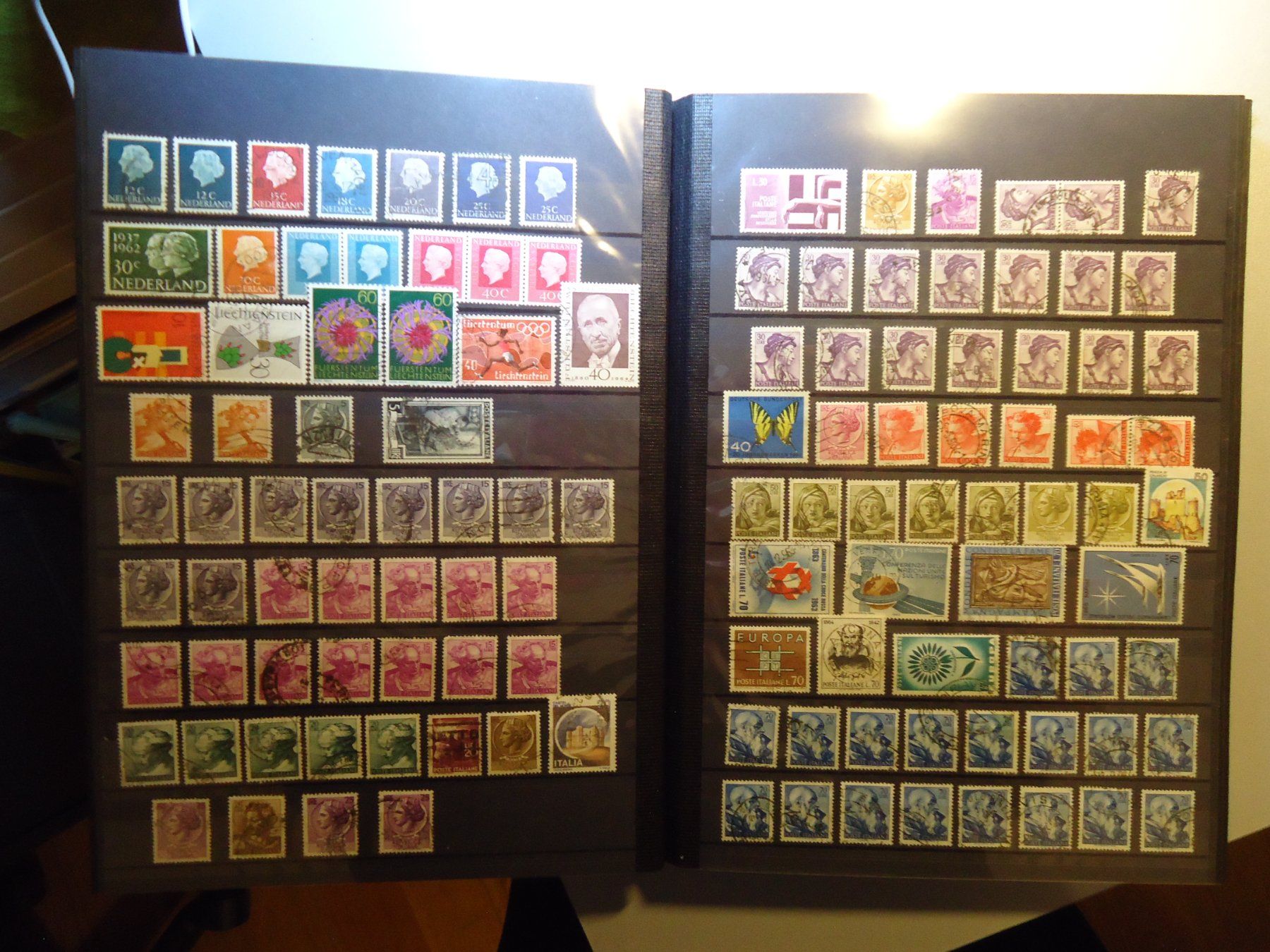 Tutti i francobolli: Briefmarken Briefmarkenalbum – Usato da Hinterkappelen venduto da Roku5 2