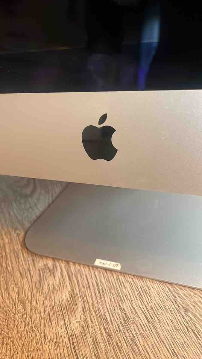 Apple PC: Apple iMac All-in-One Computer, gebrauchter Zustand – Usato da Nesslau venduto da Tishi99 1