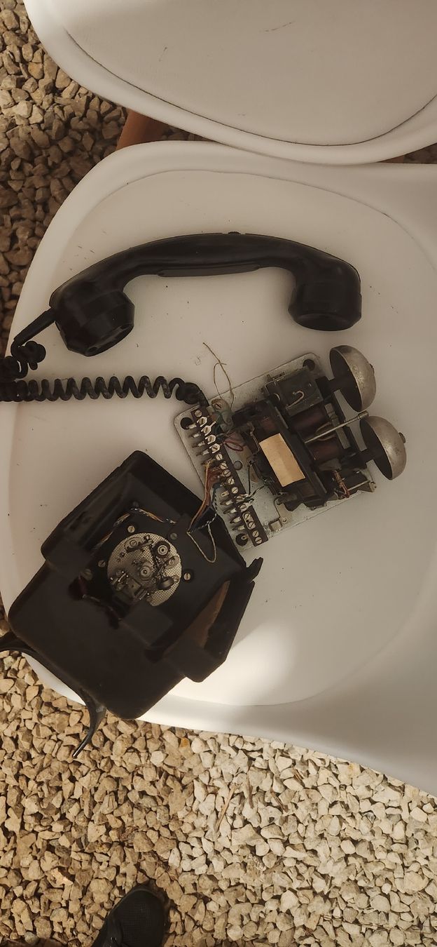 Téléphones: Antikes Telefon – Défectueux à Bonfol par mai_p9rx 1
