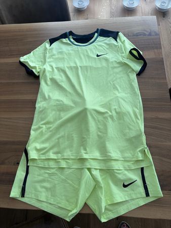 Nike Court Dri-FIT Tennis Set Herren, Grösse M, Top Sommer
