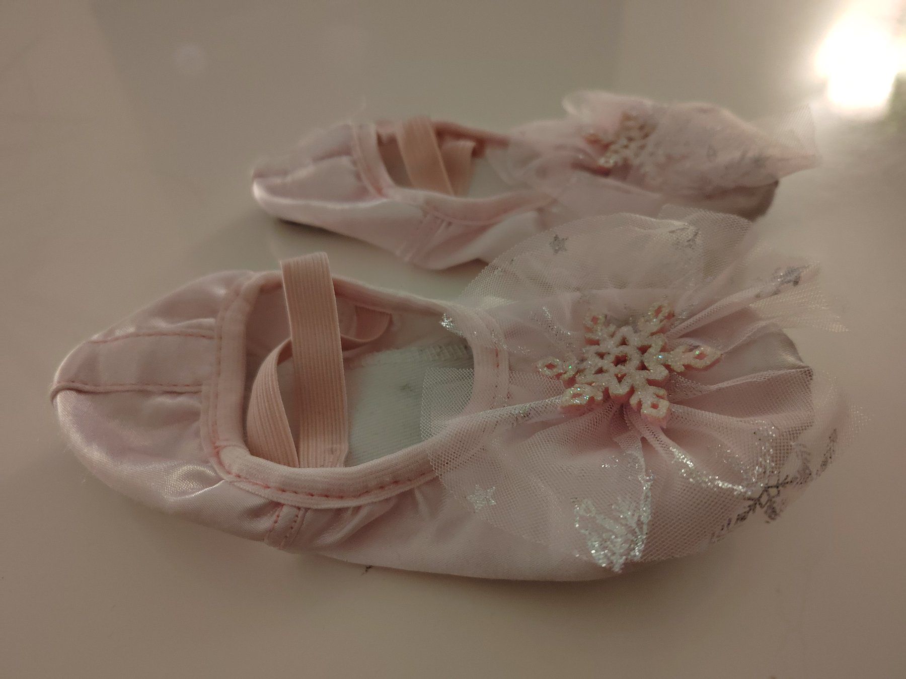 Scarpe per ragazze: Rosa Ballettschuhe mit Schneeflocken, Grösse 25 – Usato da Einsiedeln venduto da pattymary 2
