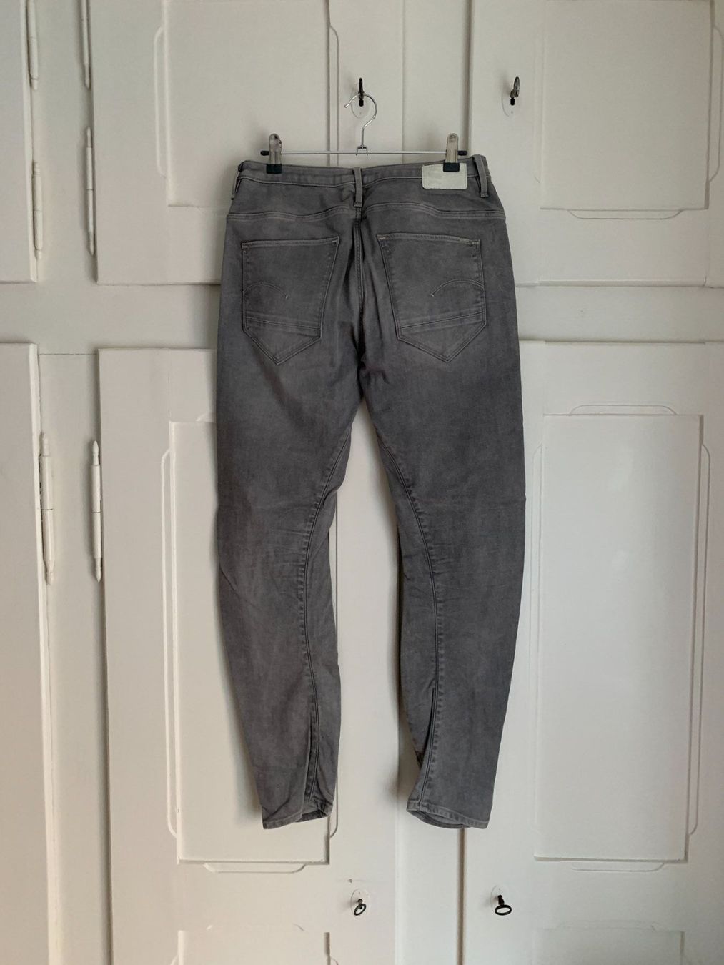 G-Star Jeans: G-STAR - Tapered Jeans hellgrau W26 L32 – Usato da Zürich venduto da Diazaio 2