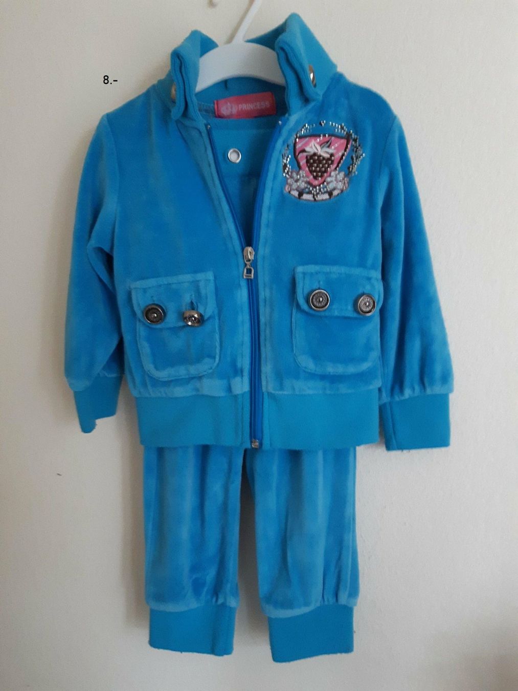 Lotti & Set di vestiti: 2  Kinder Trainingsanzüge  Gr 98/104 – Nuovo (secondo la descrizione) da Möhlin venduto da dom_96nf 1