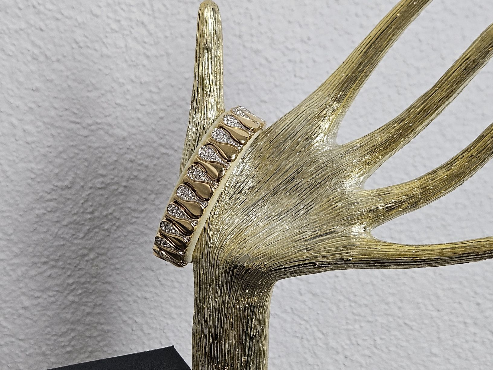 Bracciali & Braccialetti: Statement Gold Plaed Bracelet with Rhinestones, Chic Summer – Usato da Brüttisellen venduto da par_8zbj 7