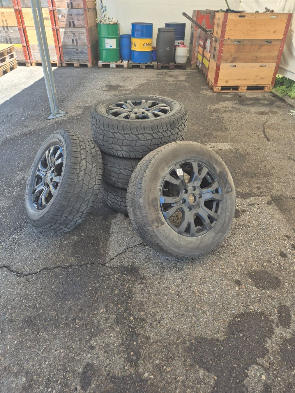 Ford Pneumatici & Ruote complete: Ford Ranger Kompletträder – Usato da Bönigen venduto da Blackbull1984 2