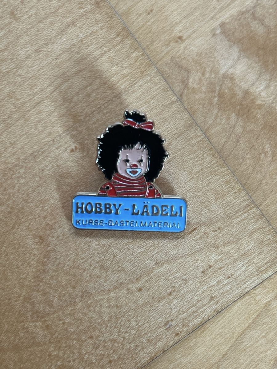 Placchette & Badge: Hobby Lädeli PIN – Usato da Ottenbach venduto da siiinnaa_77