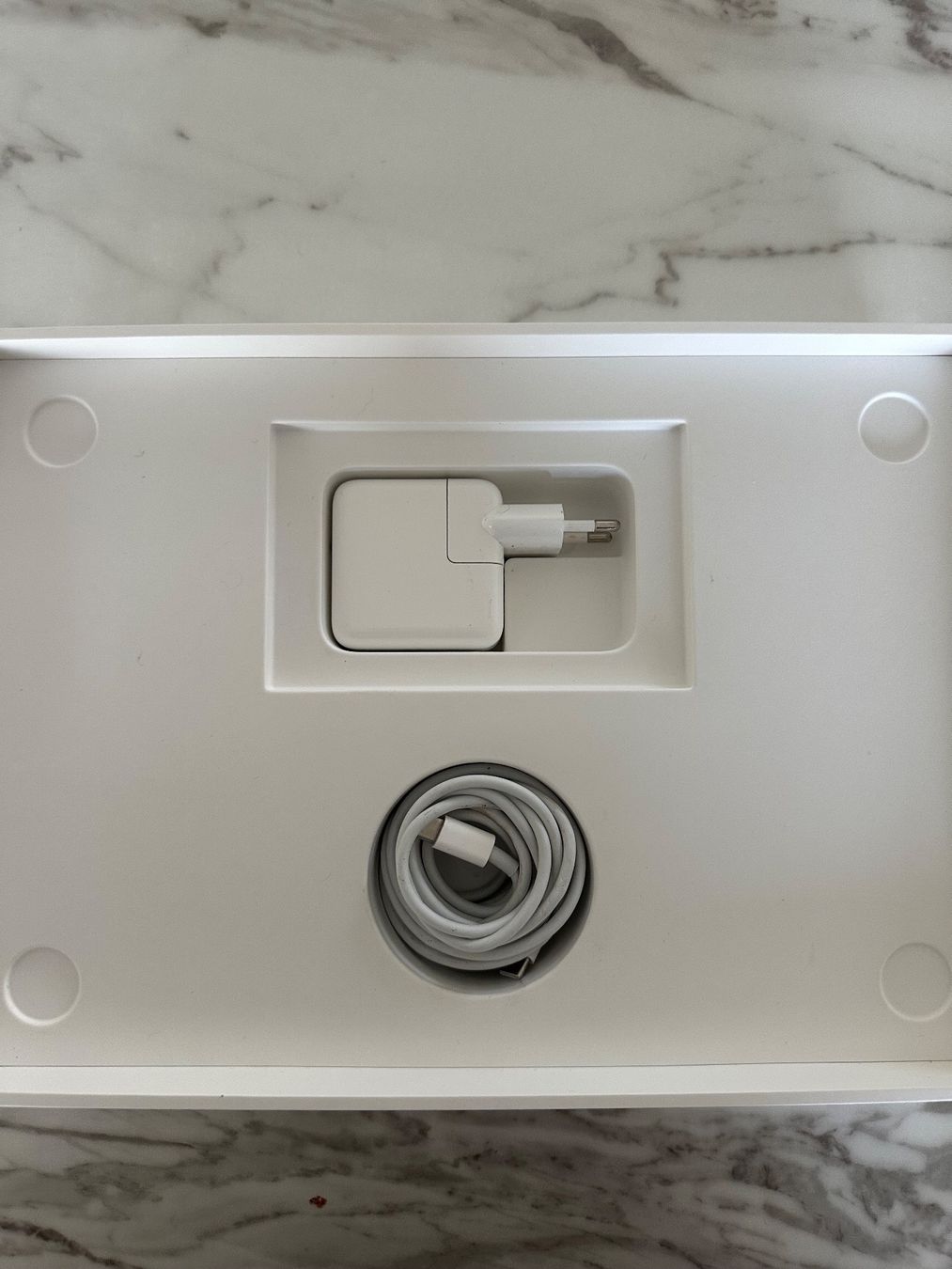 Apple Notebooks: MacBook Air, 13-Inch, Space Gray – Neu (gemäss Beschreibung) aus Zürich von  3