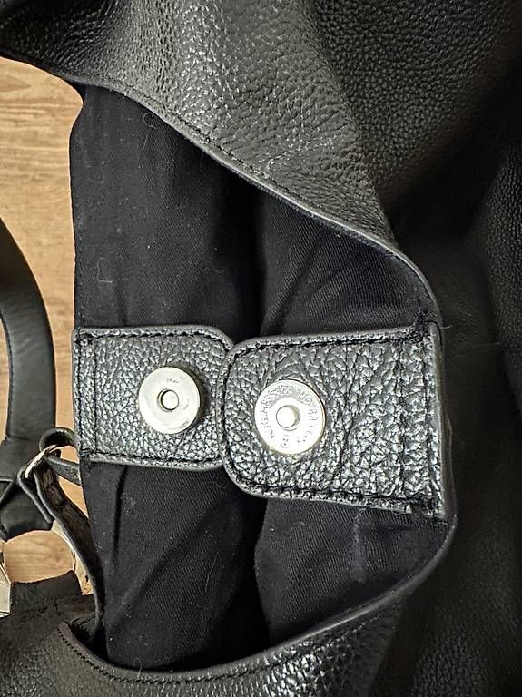 Taschen für Damen: schwarze ledertasche – Gebraucht aus Wil SG von GabiHiestand 1