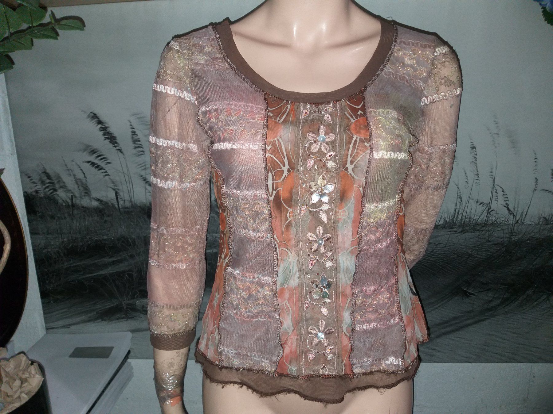 T-shirt: Pull VANGO  Taille / Grosse M (3) – Usato da Cossonay-ville venduto da Super-Price-Quality