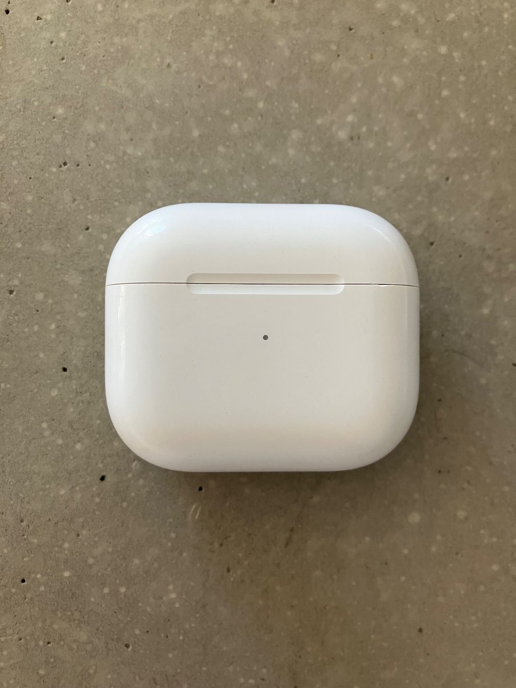 Apple Kopfhörer: Apple AirPods 3 Case – Gebraucht aus Lausanne von mr.v 1