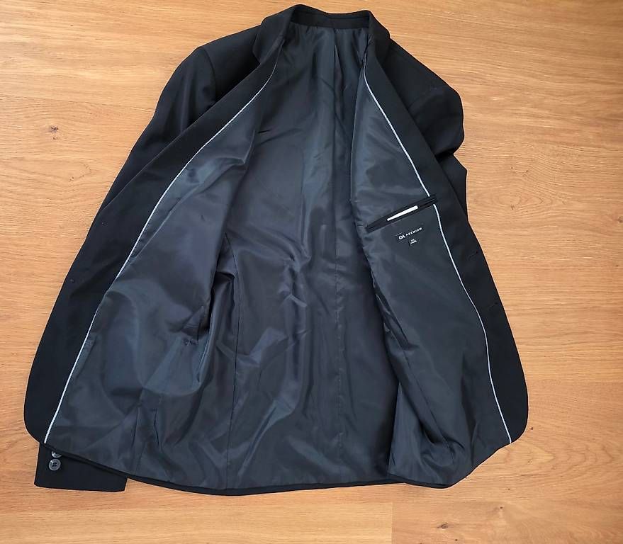 Costumes, combinaisons de sport et fonctionnelles: C&A premium Anzug mit Hemd – D'occasion à Winterthur par Weihong 2
