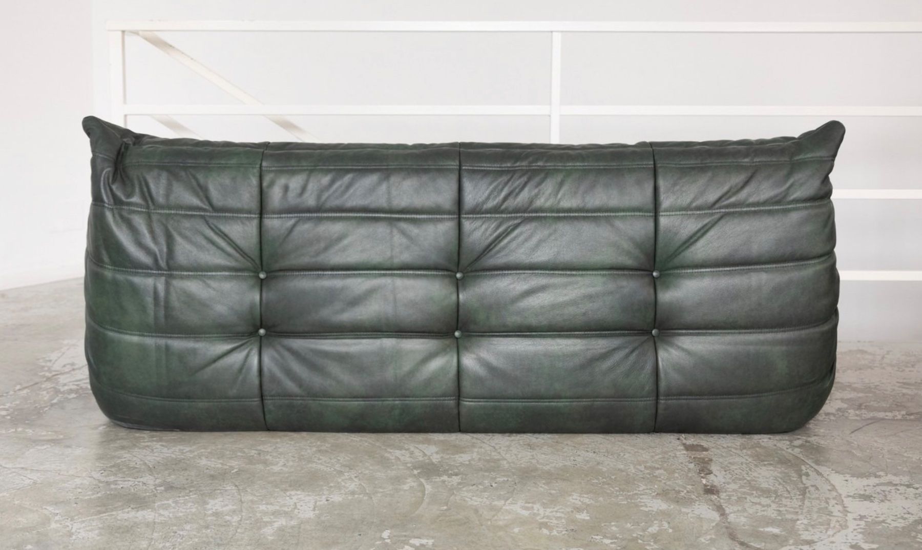 Ligne Roset Divani: 3er Sofa Togo, neu bezogen mit Leder – Nuovo (secondo la descrizione) da Zürich venduto da ERATOMIUM 4