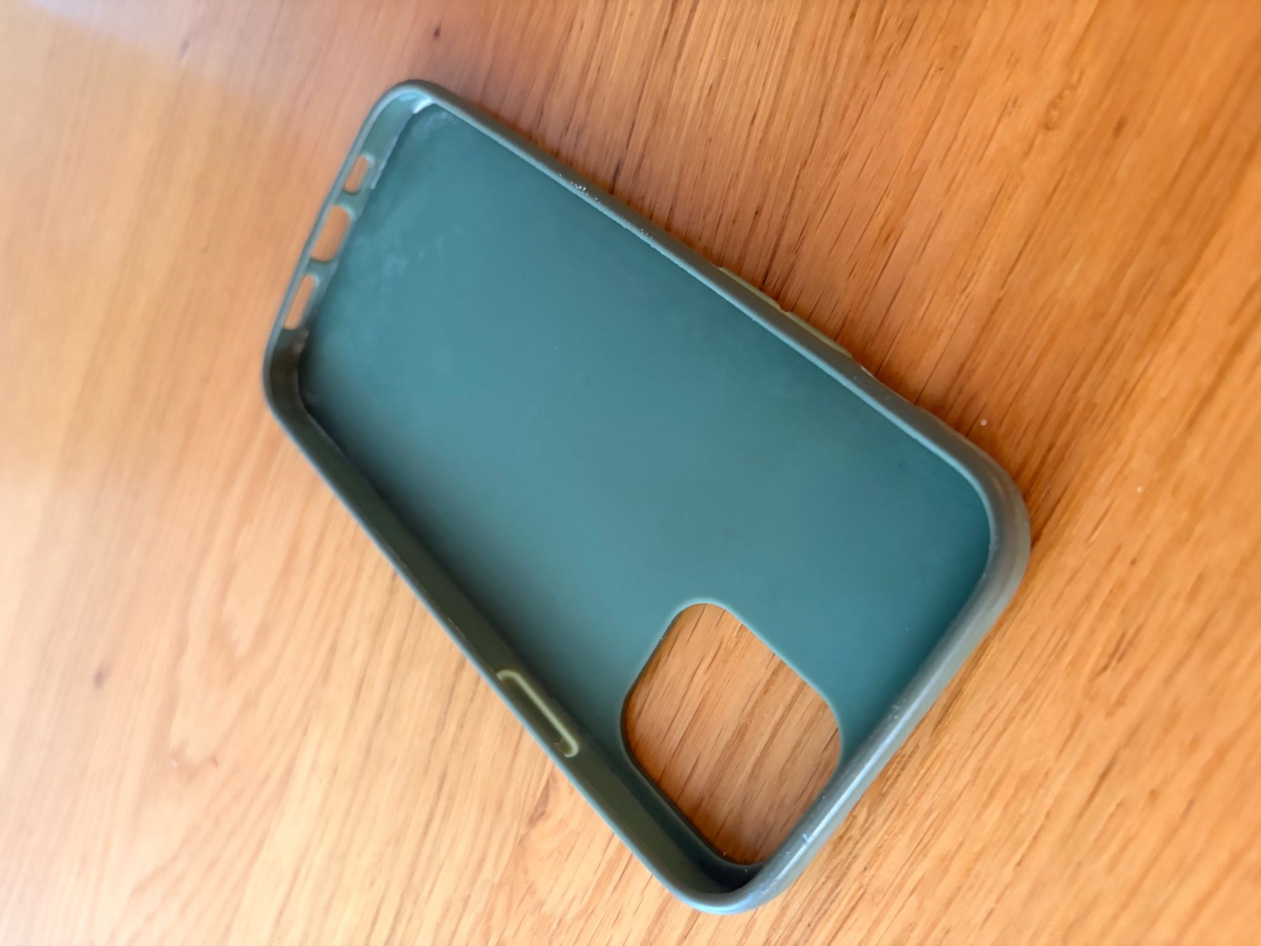 Apple Cover & Protezioni schermo: iPhone 12/12 Pro Hülle sbs grün – Usato da Bern venduto da Empe76