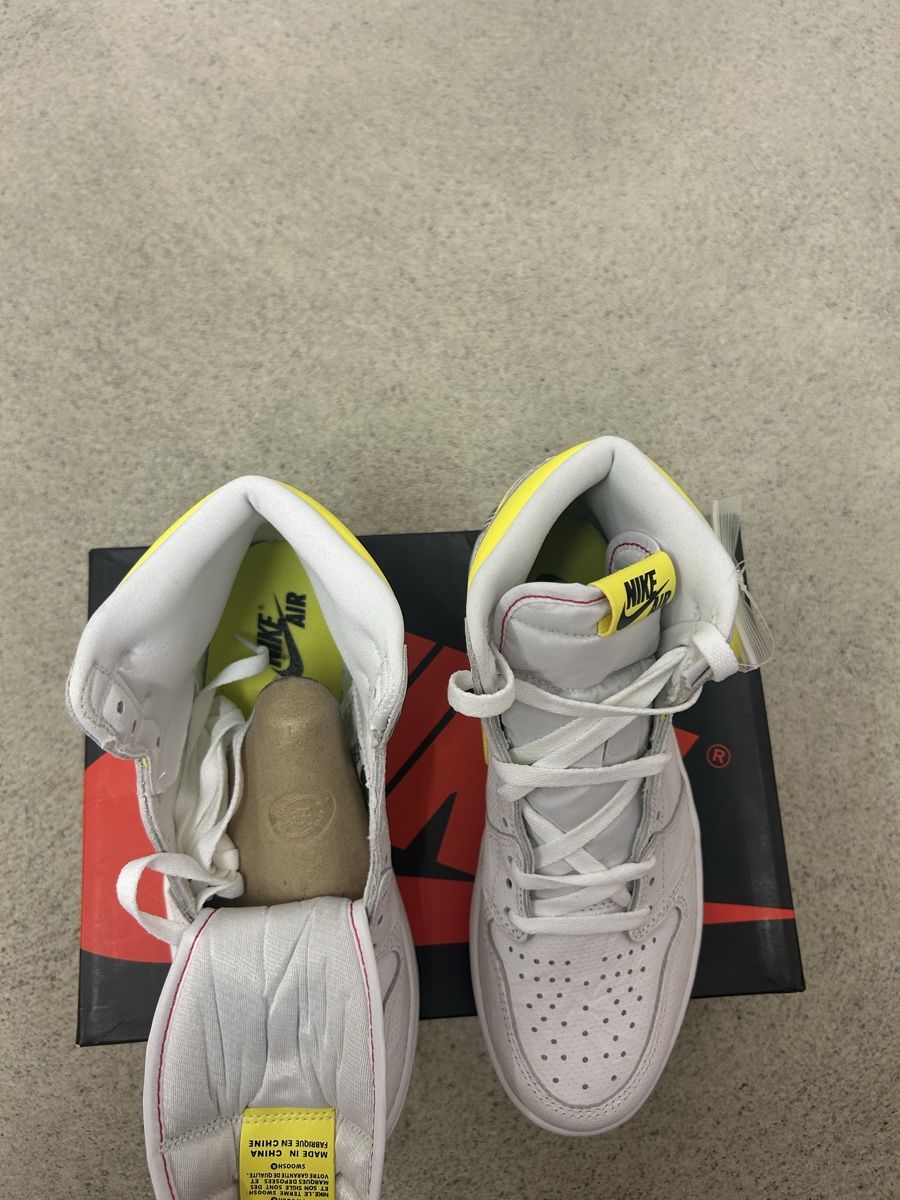 Jordan Herrenschuhe: Nike Air Jordan 1 High First Class Flight White/ Yellow – Neu und originalverpackt aus St.Gallen von y.vrn1 6