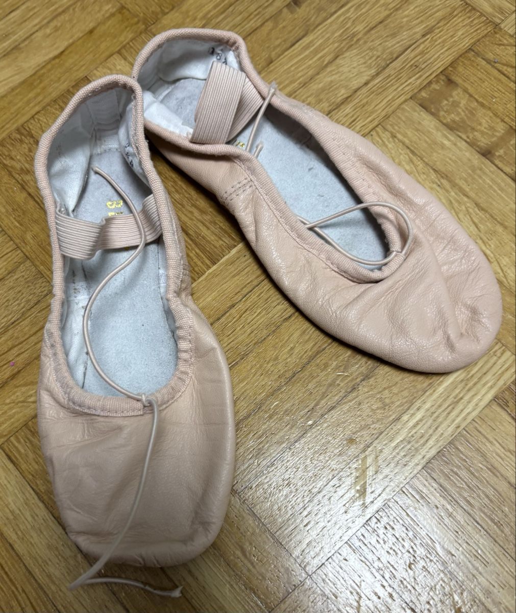Bloch Schuhe für Mädchen: Ballettschuhe, Grösse 13.5  – Gebraucht aus Zollikerberg von Jvac2 2