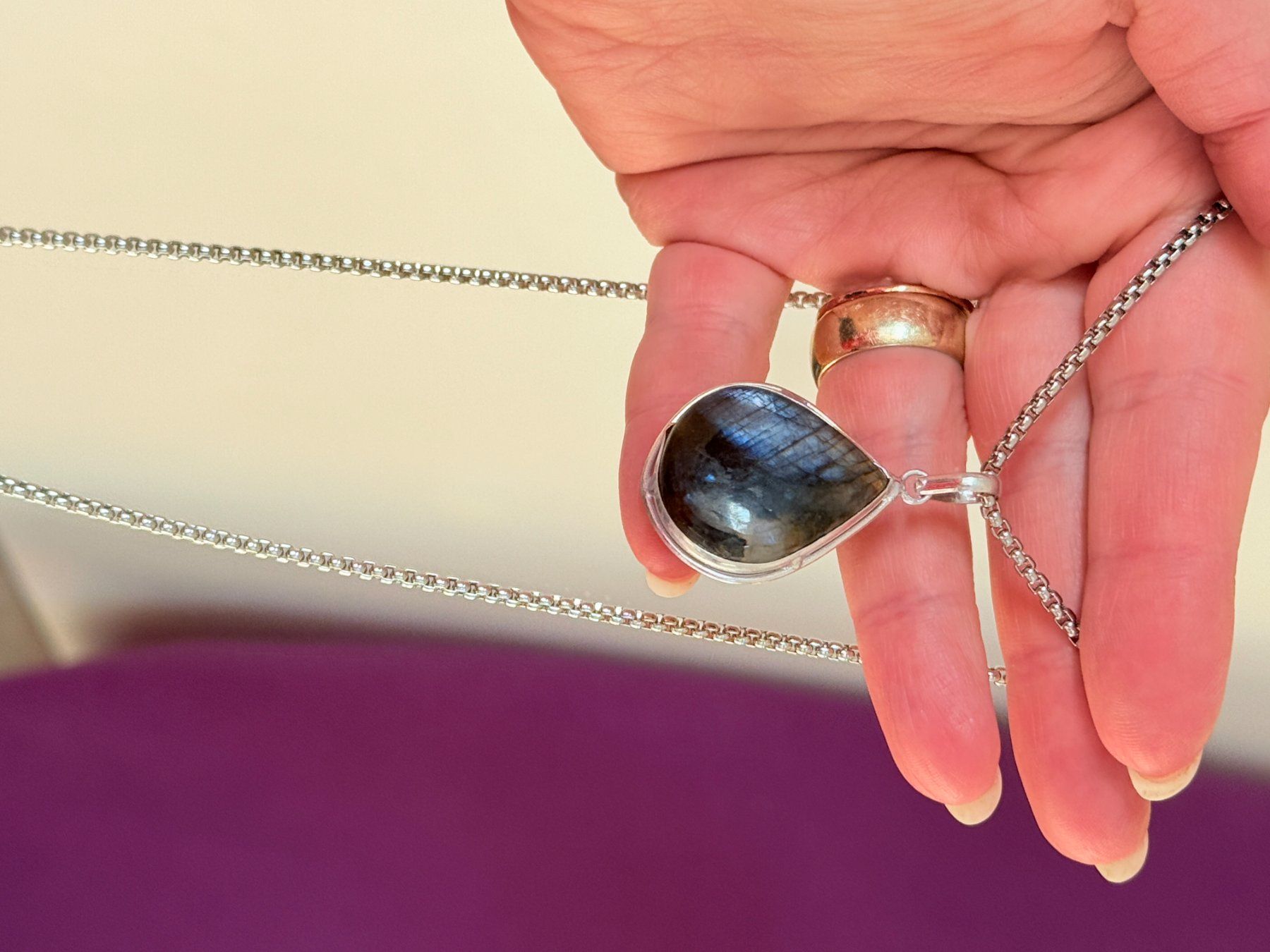 Catenine: Collier avec pendentif en labradorite naturelle – Nuovo e nell'imballaggio originale da Genève venduto da AGBERG 8
