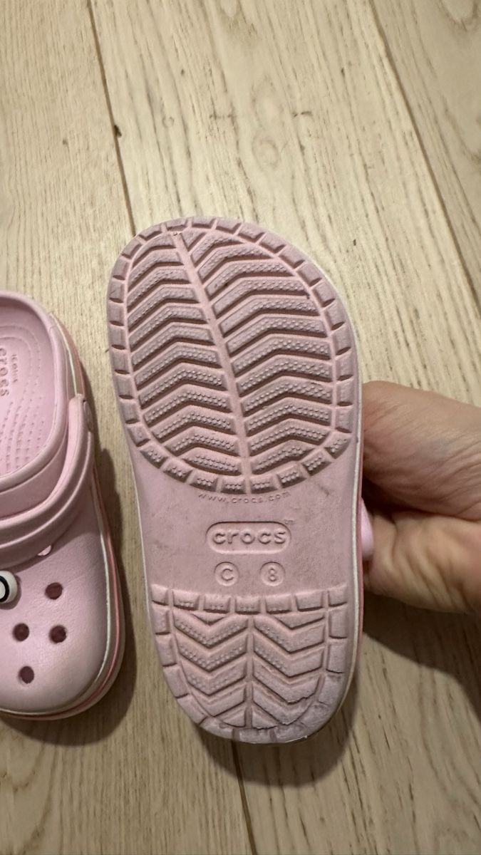 Crocs Chaussures filles: Crocs Sandals Pink Size C8 Used – D'occasion à Troinex par AnnaAbanin 1