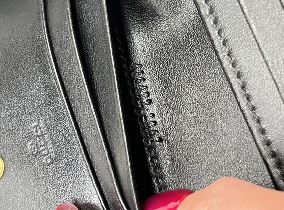 Gucci Portamonete: Gucci Marmont Leather Wallet Black, Compact Size – Nuovo (secondo la descrizione) da Erlenbach ZH venduto da adk_6c6x 4