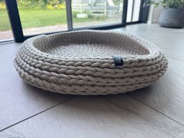 Panier confortable Lucy Balu pour chat, comme neuf!