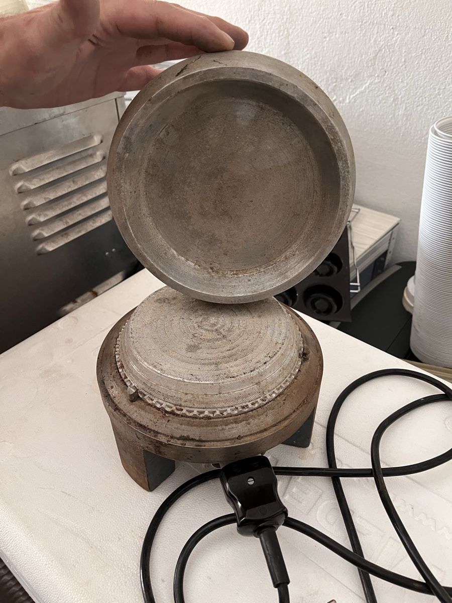 Elettrodomestici da cucina: Matrice pour peerless pour fonds de gâteaux – Usato da La Tour-de-Peilz venduto da ani_zgb6 4