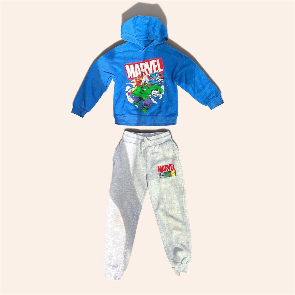 Pantaloni: ENSEMBLE JOGGING MARVEL POUR ENFANT – Nuovo (secondo la descrizione) da Lausanne venduto da mar_6snp