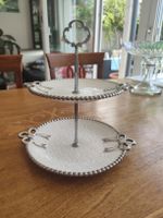 ​Rössler Keramik Etagere weiss mit Silberrand & Schleife
