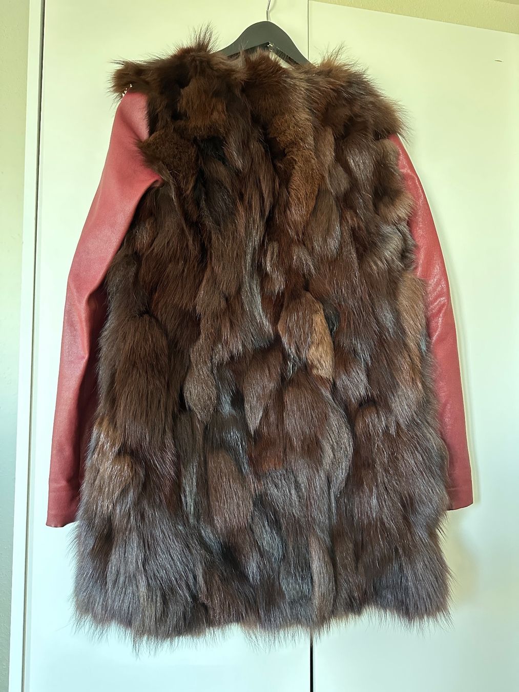 Mäntel: Thomas Wylde fur coat with leather sleeves leather – Neu (gemäss Beschreibung) aus Genève von kam_m6mq 2