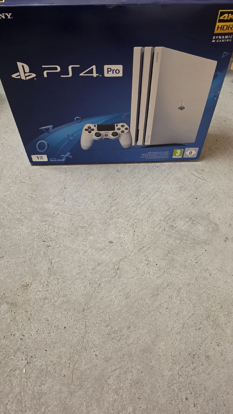 Sony Konsolen: PS4 Pro 1 Tb – Gebraucht aus Rheinfelden von mij_89jw