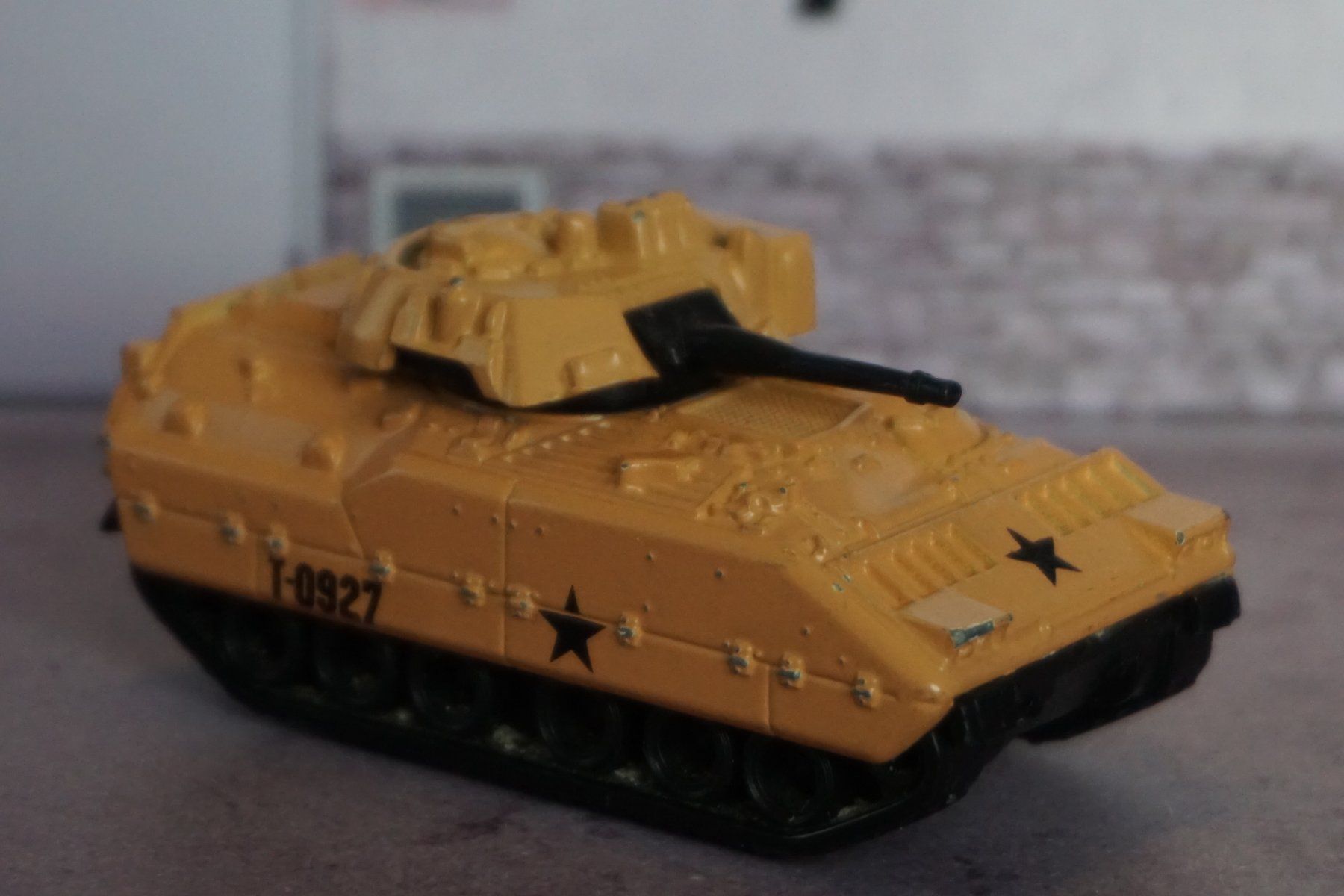 Matchbox Voitures modèles: Matchbox Bradley M2 Panzer COOL !!!!!!!!!!!!!!!!!!! – D'occasion à Reiden par Doppeldecker69