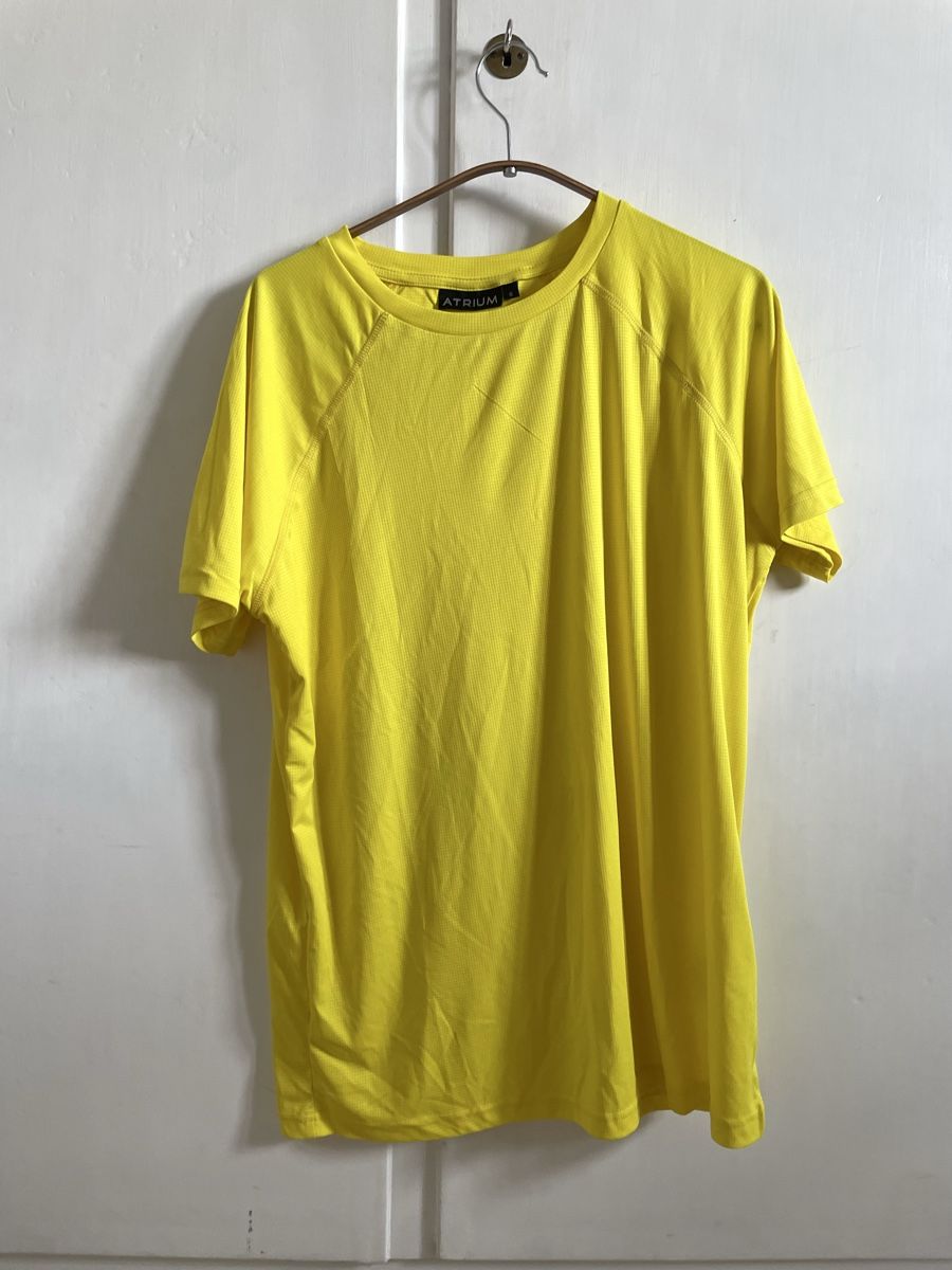 T-shirts: Sportshirt Gelb S – Neuf (Voir description) à Bremgarten AG par fhr.11