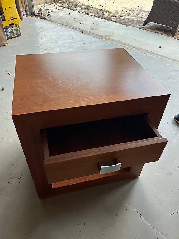 Comodini: Table de nuit en noyer – Usato da commugny venduto da Faye03 1