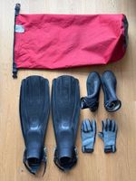 Mares Profi-Flossen mit Füsslingen und Ortlieb Packsack