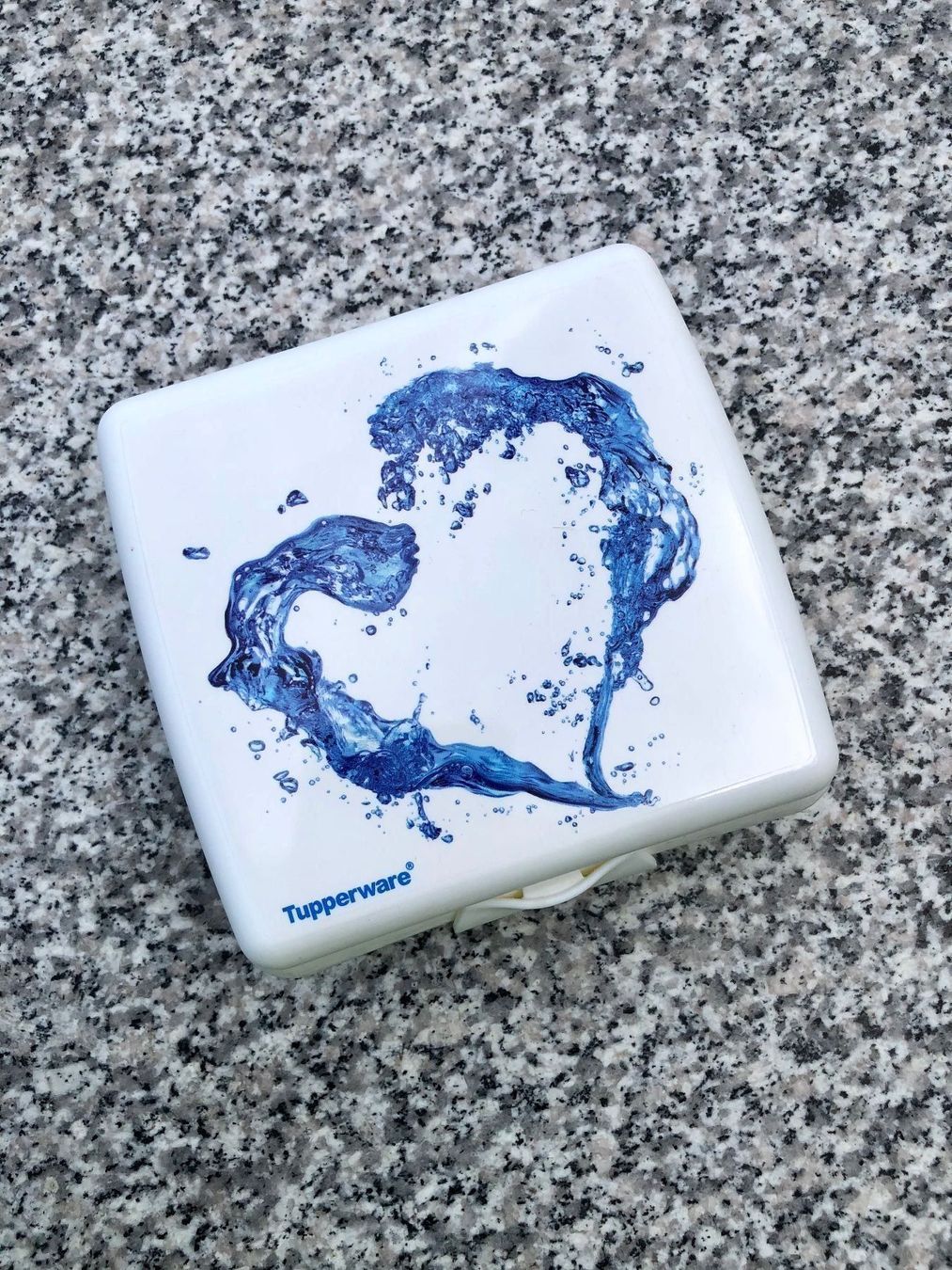 Behälter & Ähnliches: Tupperware Sandwichbehälter „Wasserherz“ – Neu und originalverpackt aus Wallbach von paxnic