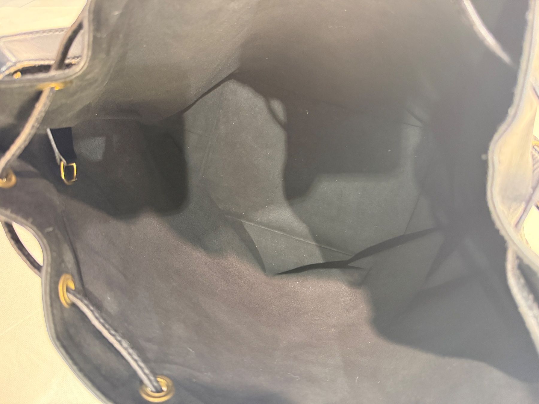 Louis Vuitton Taschen für Damen: Louis Vuitton Noé Grand Epi Schwarz – Original – Gebraucht aus Erlenbach ZH von iLuxury 7