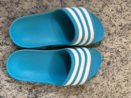 Badesandalen Adiletten Adidas hellblau weiss  Gr. 36